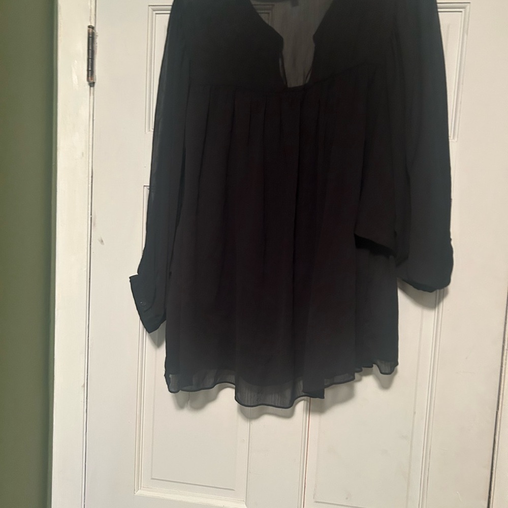 Black 3/4 Sleeve Relaxed Blouse